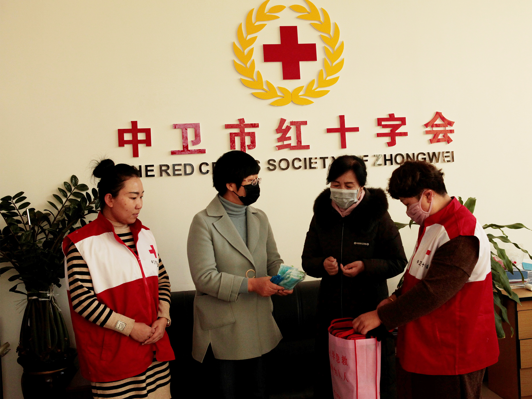 抗擊疫情人人有責，早康枸杞為奮戰(zhàn)一線的英雄加油助力！